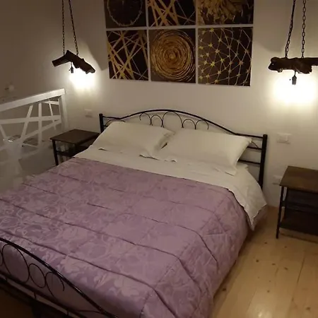 Il Fienile Del Borgo B&B 이에시